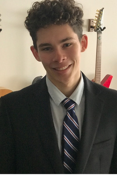 24 year old student needs room in Los Angeles Main Photo