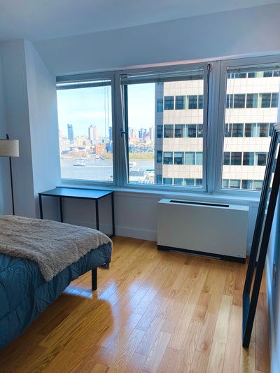 No Fee Fully Furnished Bedroom -Financial District Main Photo