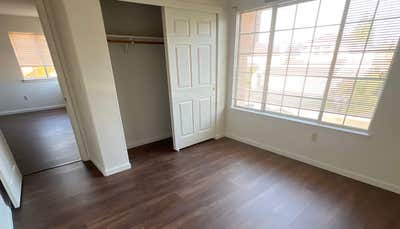 Utilities included, Room for rent Main Photo