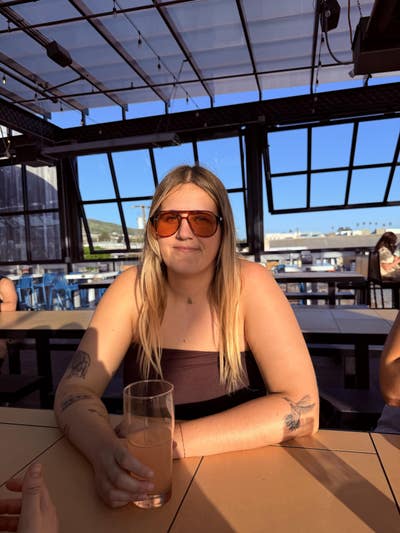 30 year old woman needs room in Costa Mesa Main Photo