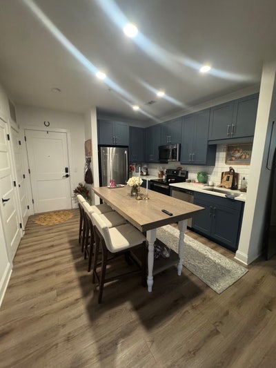 2 Bed / 2 Bath Apartment Lease Takeover Main Photo