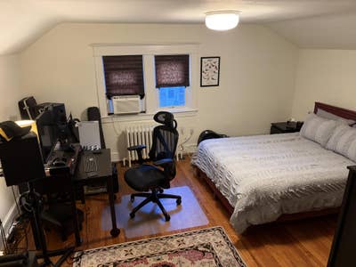 Private bedroom in shared single family home Main Photo