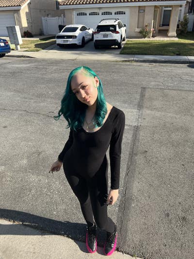 Female student needs Hawthorne room for ASAP Main Photo