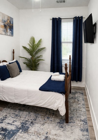 Private Rooms for Rent in Savannah – Available Now Main Photo