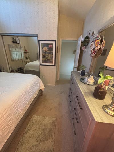 Accommodations to share with me. Main Photo