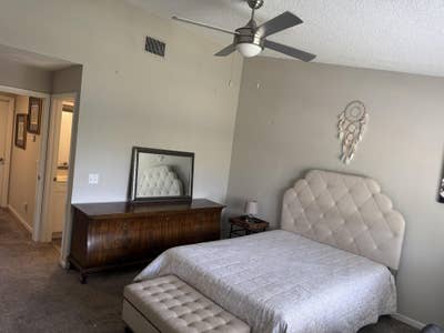 Beautiful bedroom for rent Main Photo