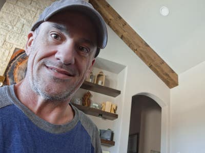 Room/private bath wanted in Tarrant area Main Photo