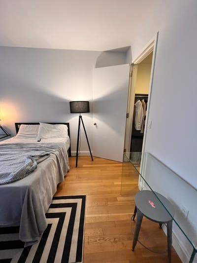 (No Fee) Elegant Furnished FIDI Bedroom Main Photo