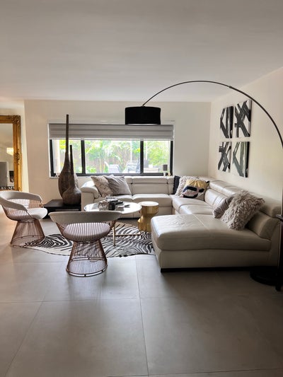 Kendall Town / home has a private gate Main Photo