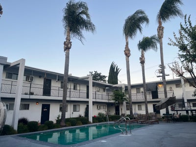Private Room Shared Bathroom in Sherman Oaks Main Photo