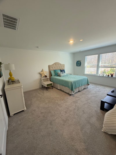 Huge Master Bedroom With Private Bath Main Photo