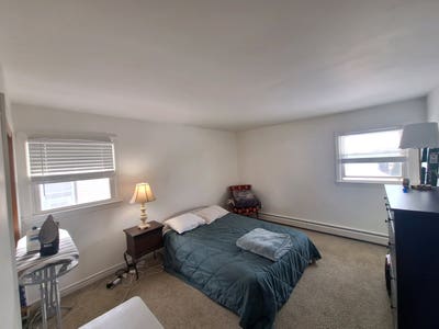 Looking for female roomate  Main Photo