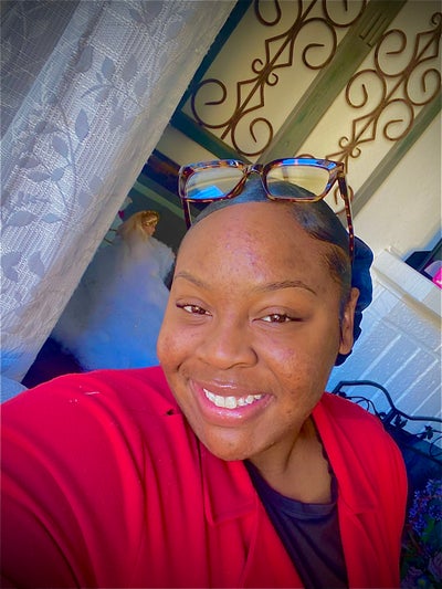 Female looking for a room in Orange to move now Main Photo