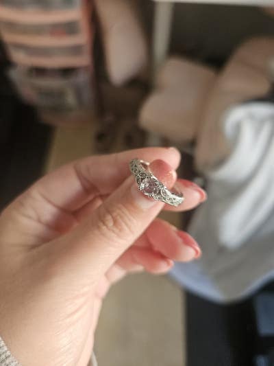 30 year old woman needs Buena Park room now Main Photo