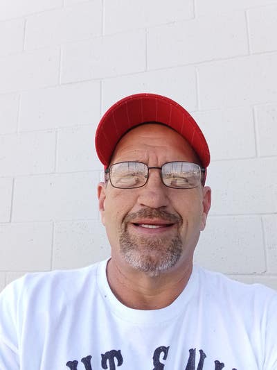 52 year old male looking for a room in Orange Main Photo