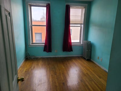Available room in Sunset Park - $900 Main Photo