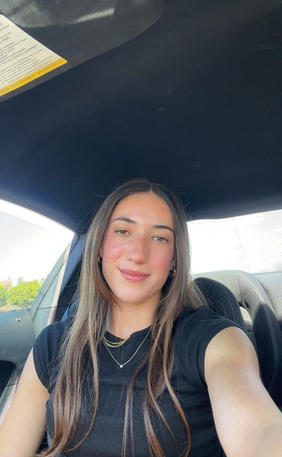 24 year old female looking for room in Anaheim Main Photo