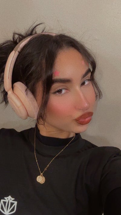 Female student needs room in LA for immediate move Main Photo