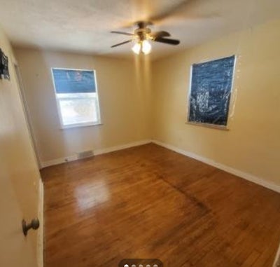 Private Room in Chill House/Great Location $975  Main Photo