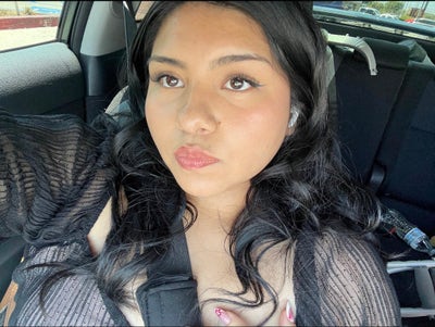 Female student needs a room to rent right now Main Photo