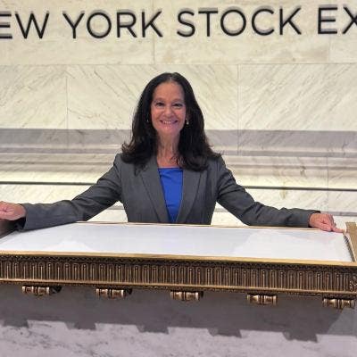 Room needed for June 1st - 62 year old professiona Main Photo