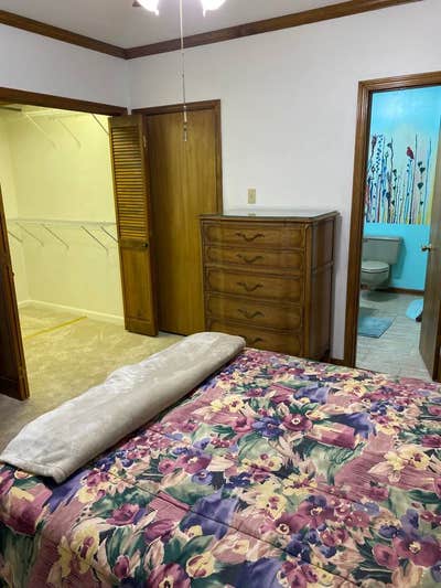 Private BEDROOM for rent Main Photo