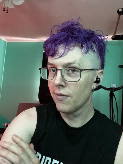 Looking for a room in queer house Main Photo