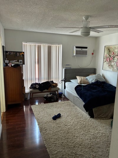 Master bedroom available in Palms! Main Photo