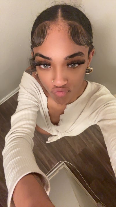 Female student needs Long Beach room for $800 Main Photo