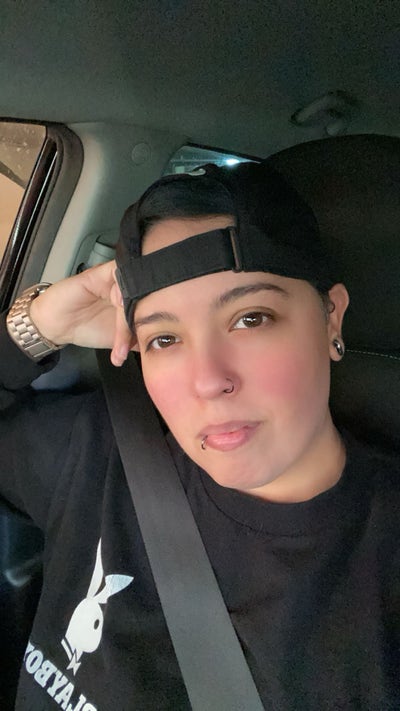 Woman looking for a room in Santa Ana April 13 Main Photo