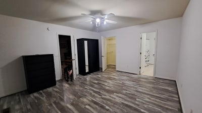 Large Master Bedroom - in Gated Lakeside Community Main Photo