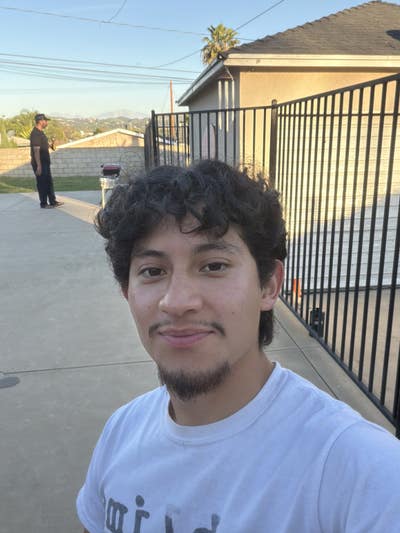 23 year old male looking for a room in LA now Main Photo