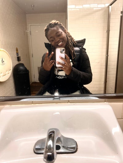 Female student needs Orange County room now Main Photo