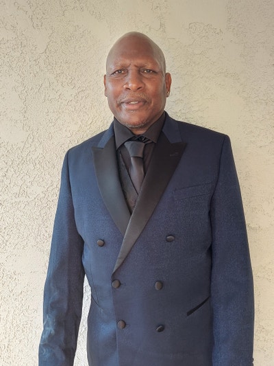 Man and girlfriend looking for South LA room Main Photo