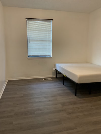 Room for rent Main Photo