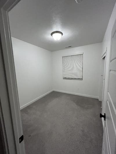Private Bedroom in Townhome_QuietCleanGreat Locat Main Photo