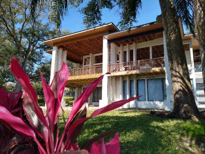 Lakeside Retreat in Frank Lloyd Wright Style  Pri Main Photo