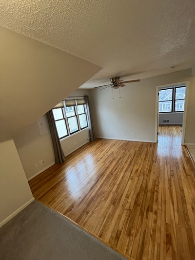 Bright Upper_Level 1BR | ~$mo Utilities + Storage  Main Photo