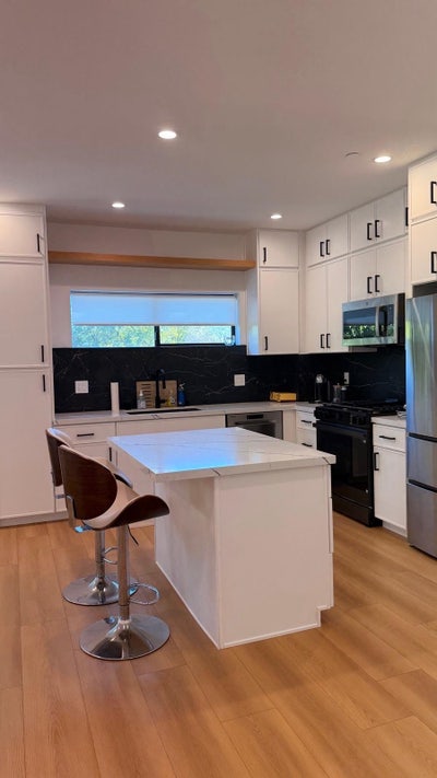 Luxury Furnished Private Room in House  Main Photo