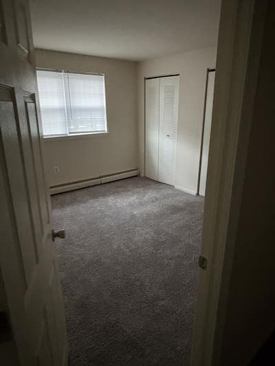 Private Room Available in 2 Bedroom Apartment Main Photo