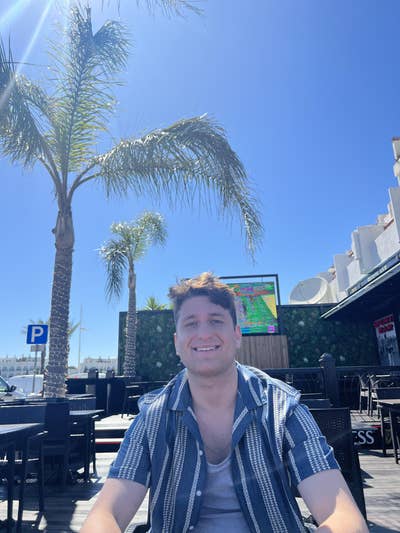 Post-Grad Professional Looking for Room  Main Photo