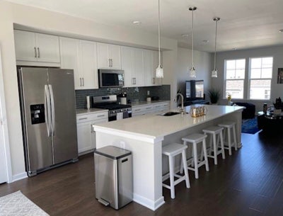 2 rooms, private bath $1100 all utilities incl! Main Photo