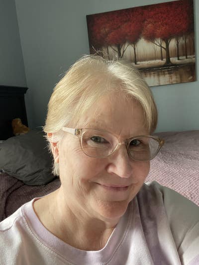 Responsible woman needs room in LA for May 1 Main Photo