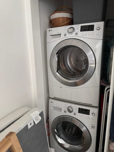 Seeking one female roommate  Main Photo