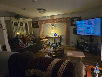  Room for rent with private bath Main Photo