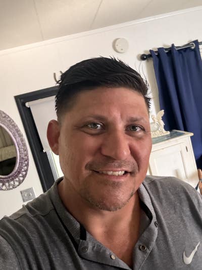 Clean easy going local raised roomate  Main Photo