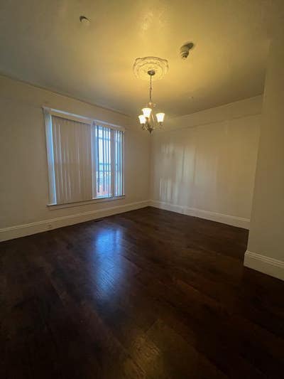 Room with private bathroom in downtown San Jose Main Photo