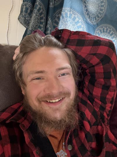 21 year old male looking for a room in LA Main Photo