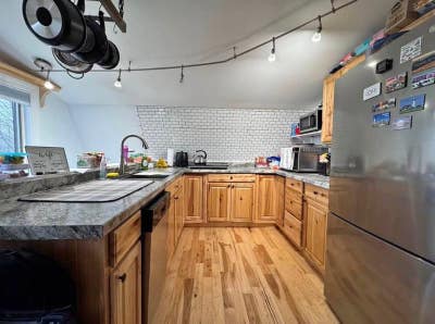 Welcome to 18 Old Hollis Road in Biddeford where r Main Photo