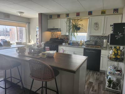 Roomate needed to split costs Main Photo